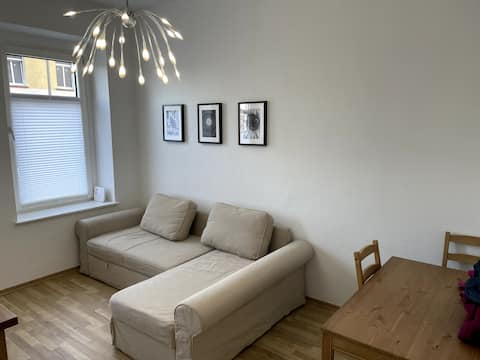 Leistungsstarkes Airbnb: small apartment near central station in Neustadt Neuschönefeld