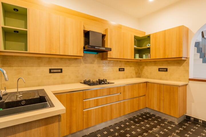 Full kitchen image 3