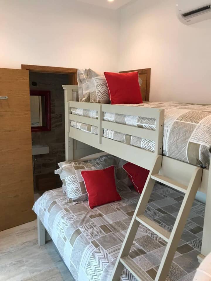 საძინებელი 4