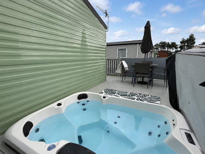 Sunnymede B6 - Fantasy Island - Hot Tub - Ingoldmells
