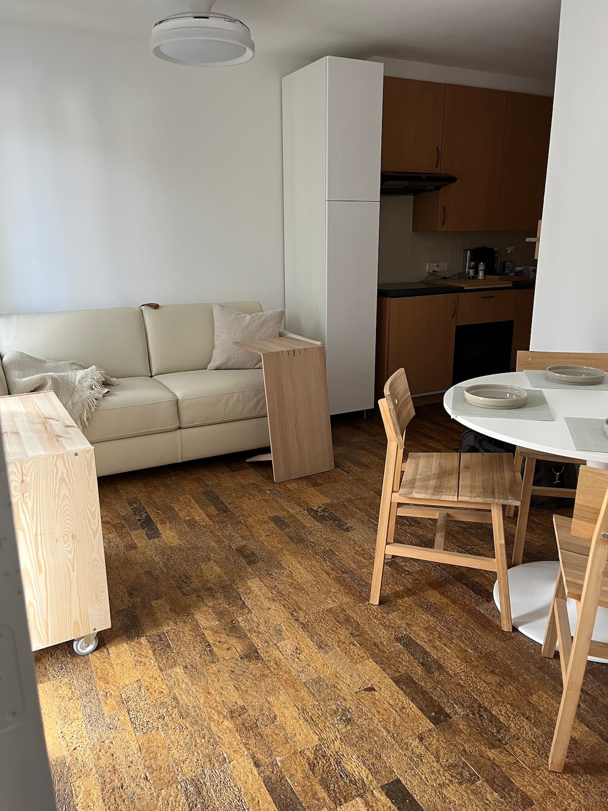 Top performing Airbnb: Topflat, babytoys, pool view, free parking in Bredene