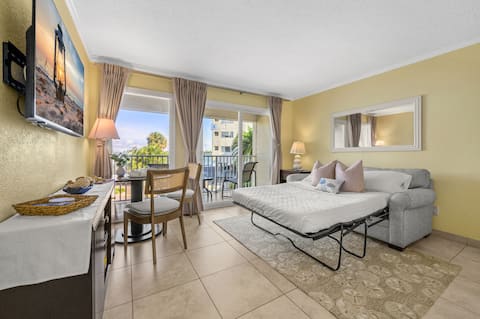 Successful Airbnb property: The Starfish Suite 𓇼 Pool & Bay Views in Tampa International Airport