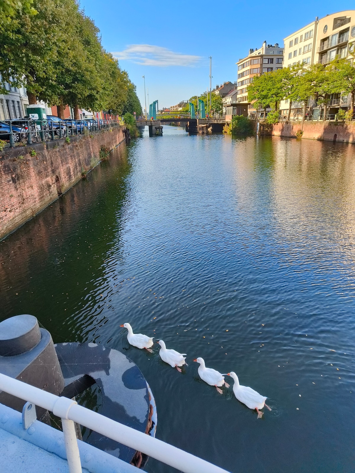 Additional photos image 1 at Lou Andrea Salome — historic cargo-ship wheelhouse in Ghent