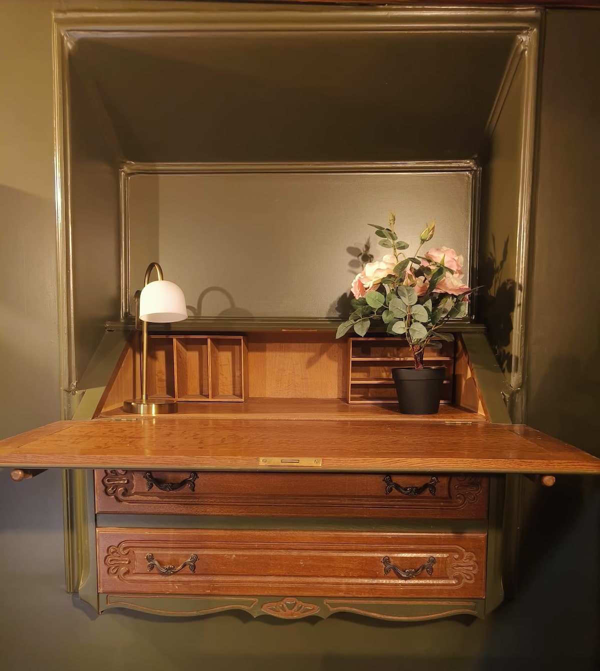 Bedroom image 2 at Lou Andrea Salome — historic cargo-ship wheelhouse in Ghent