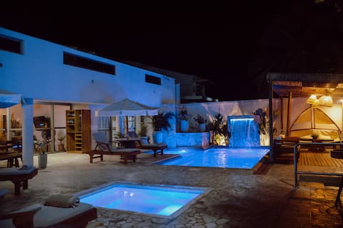 Beachfront Luxury Villa | Pool & 20 Guests