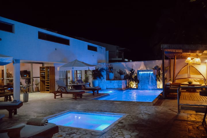 Beachfront Luxury Villa | Playas el Francés