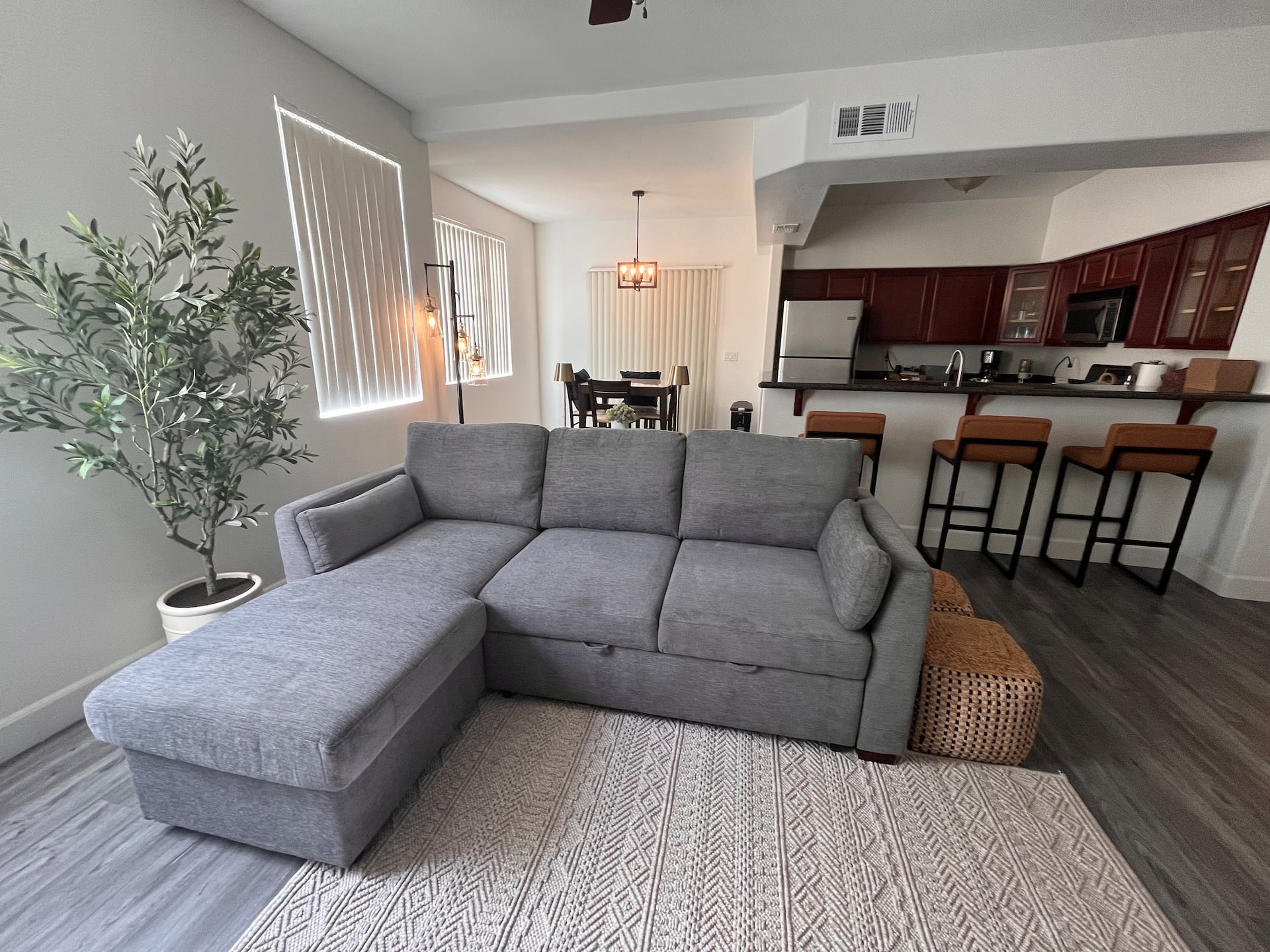 Upscale 3BR best neighborhood