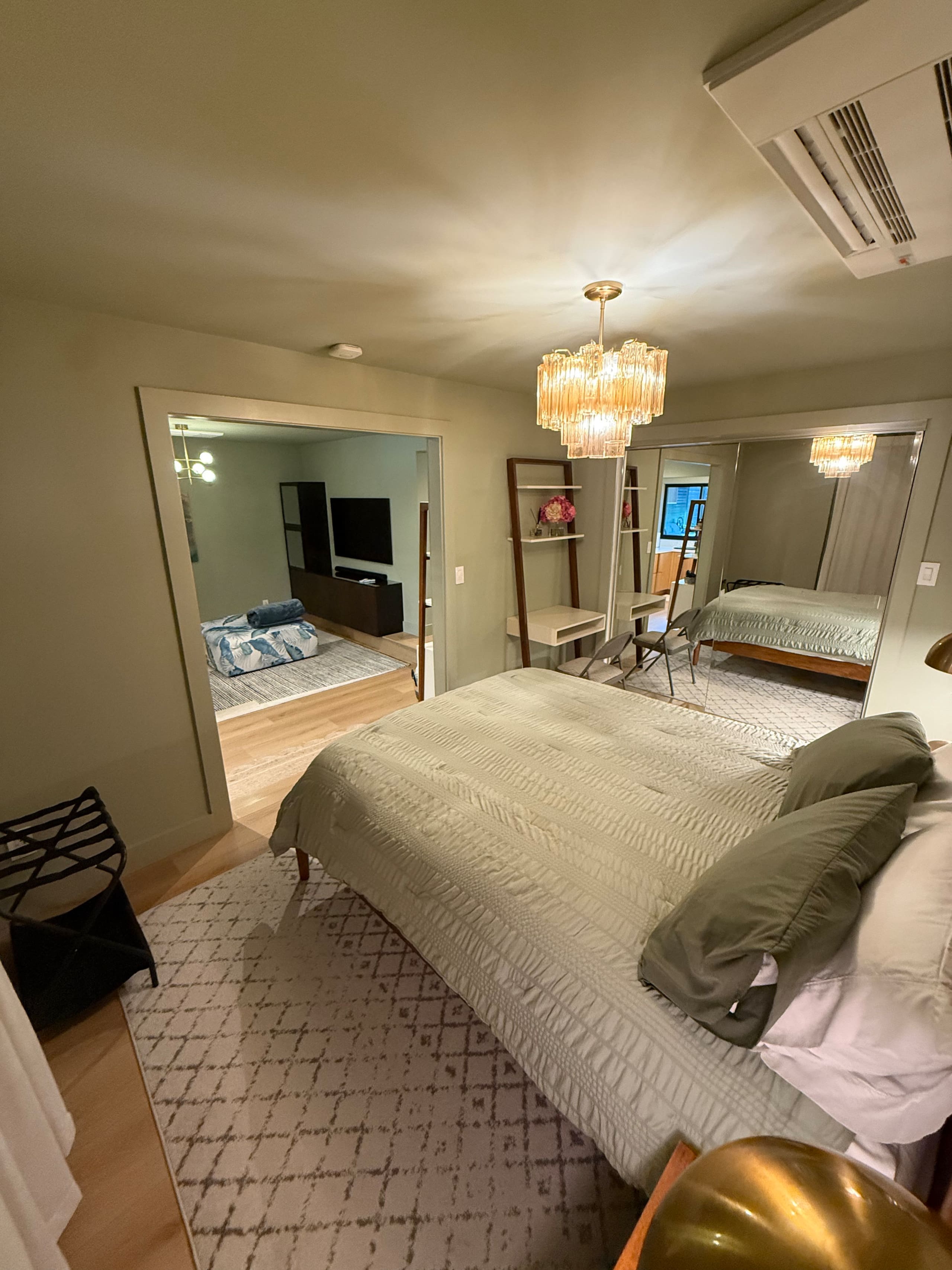 Guesthouse in San Francisco · ★4.98 · 1 bedroom · 1 bed · 1 bath - Image 25