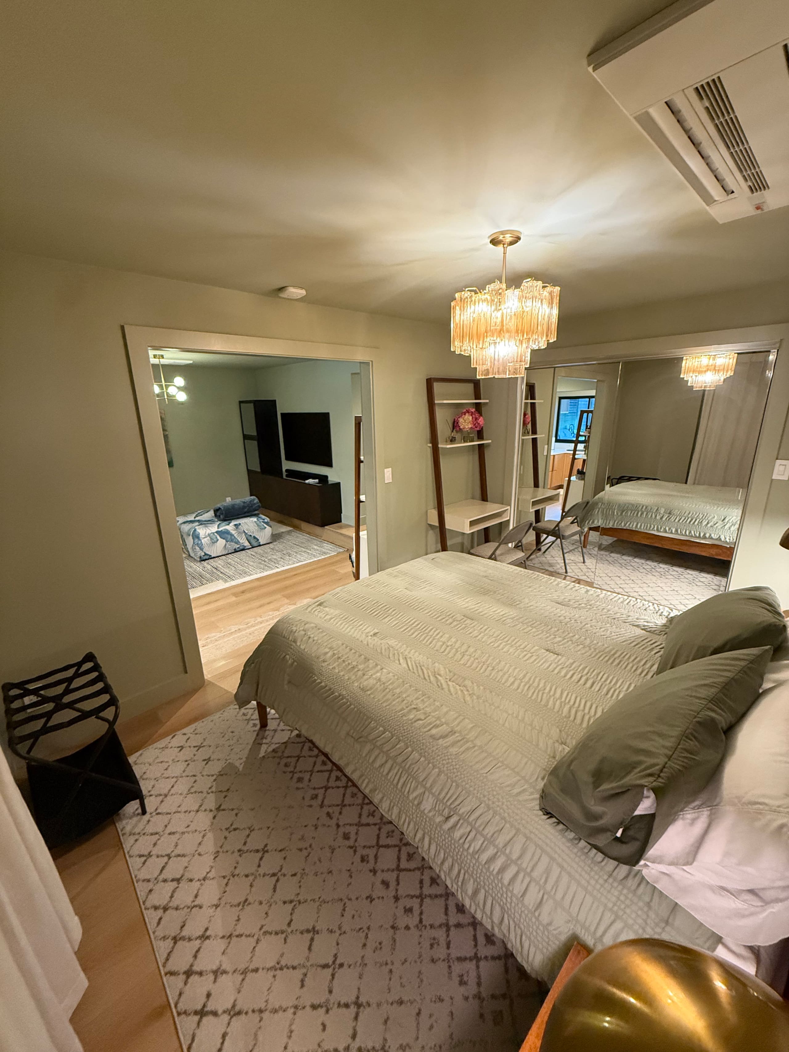 Guesthouse in San Francisco · ★4.98 · 1 bedroom · 1 bed · 1 bath - Image 32