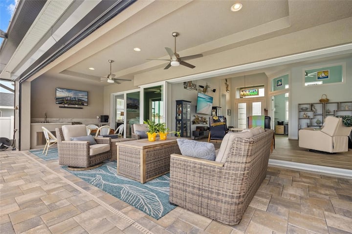 Sunset Oasis Pool House - 7 Min From Beach! - Manasota Key, FL