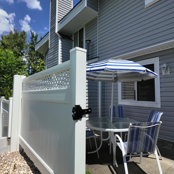 Heart Of Raleigh Capital~2br Cozy Townhome - Raleigh, NC