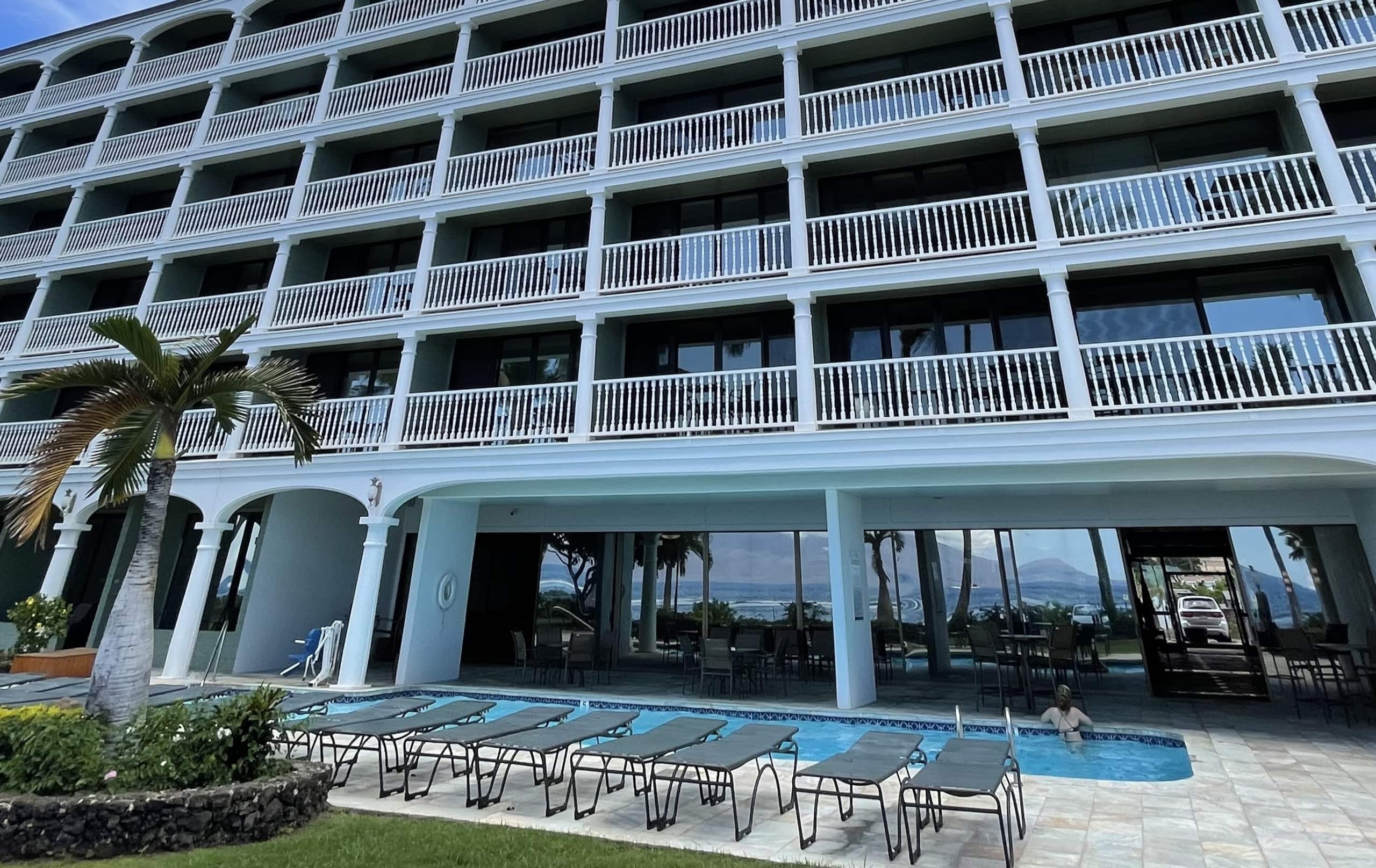 Oceanfront Studio Escape – Lahaina Shores 421 - Image 31