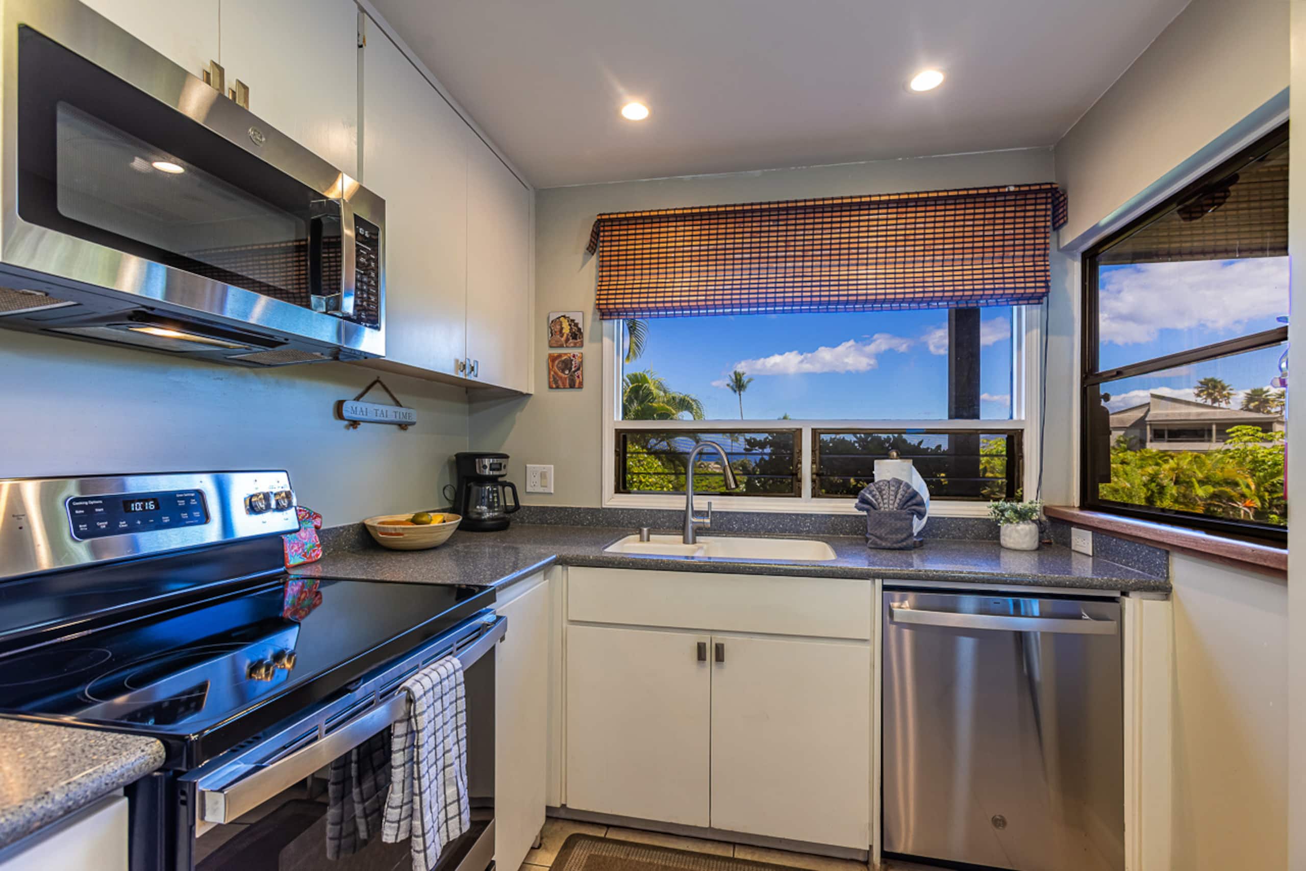Condo in Kihei · ★4.5 · 1 bedroom · 2 beds · 2 baths - Image 16