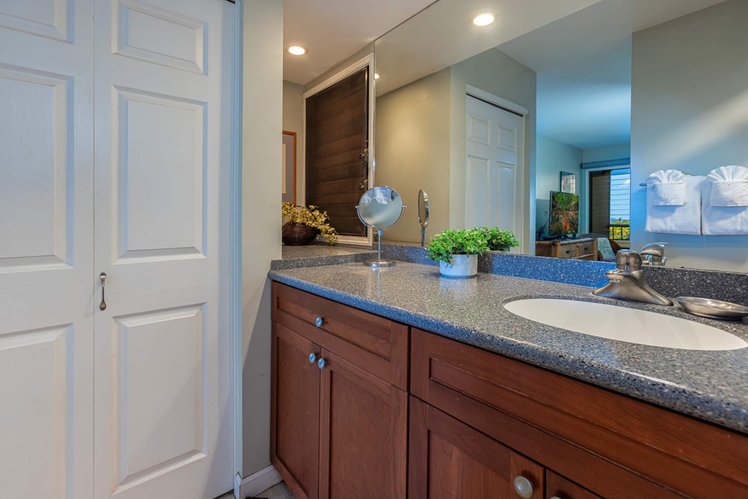 Condo in Kihei · ★4.5 · 1 bedroom · 2 beds · 2 baths - Image 27