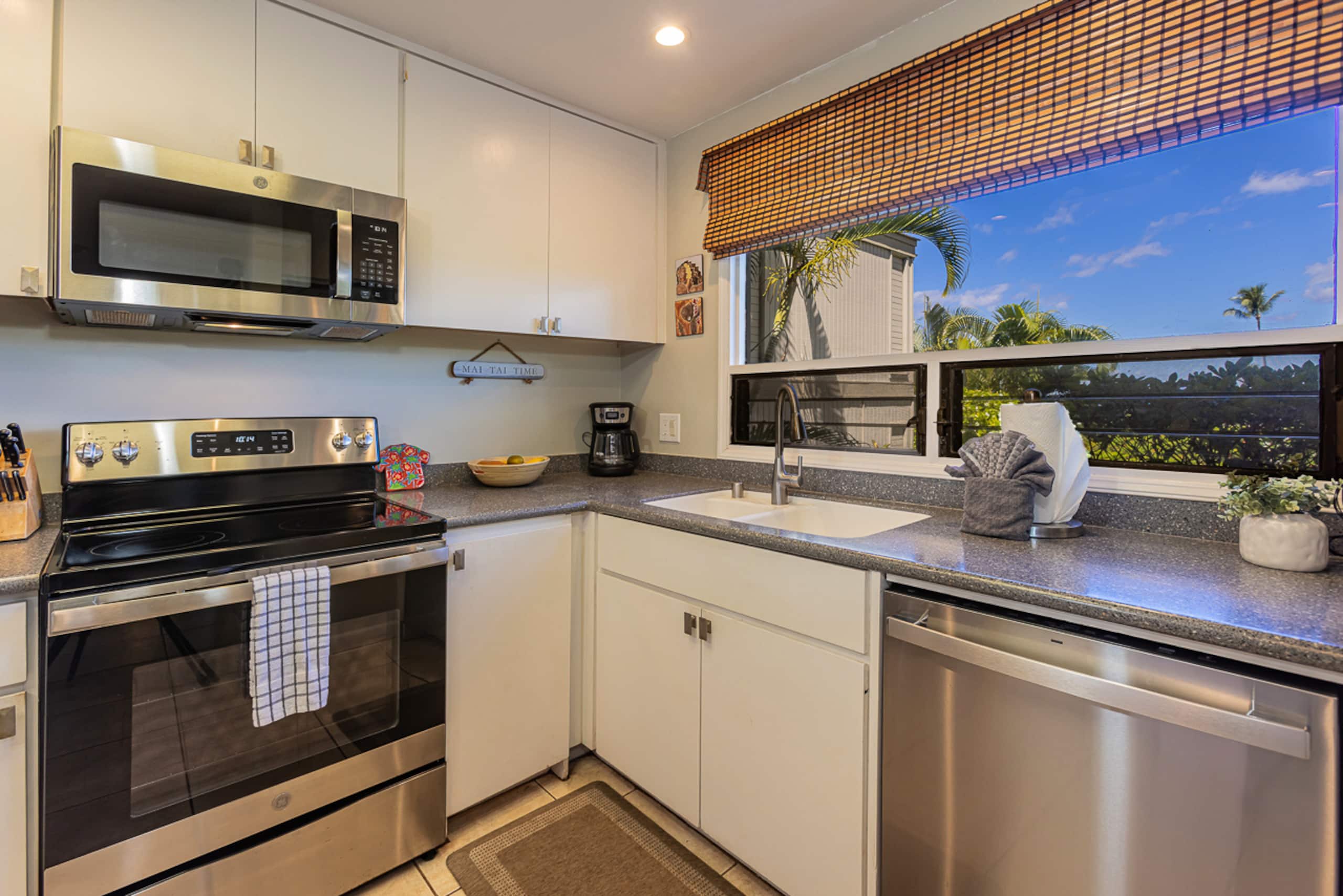 Condo in Kihei · ★4.5 · 1 bedroom · 2 beds · 2 baths - Image 15