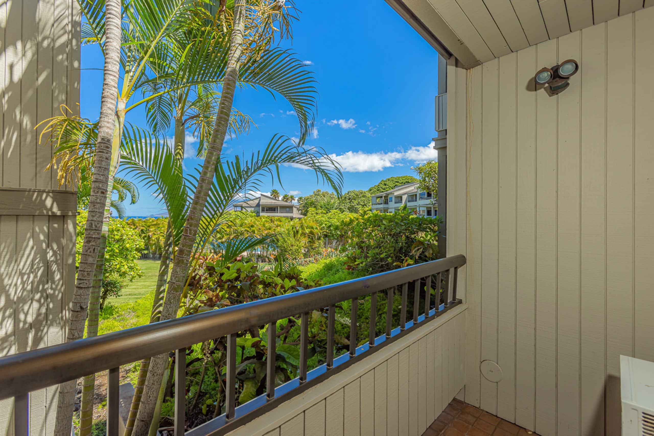 Condo in Kihei · ★4.5 · 1 bedroom · 2 beds · 2 baths - Image 25