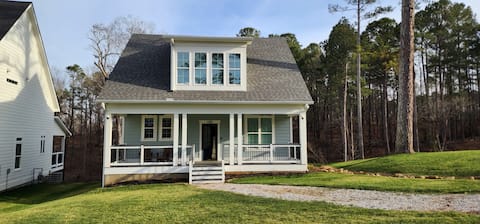 Successful Airbnb property: Quaint Riverside Cottage in Evans