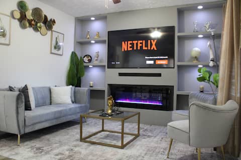 Successful Airbnb property: Upscale Modern Home|3BR Getaway|4miles frm FifaWC in Grove Park