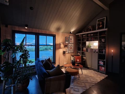 Top performing Airbnb: Central house with charm and warmth in Florø in Kinn