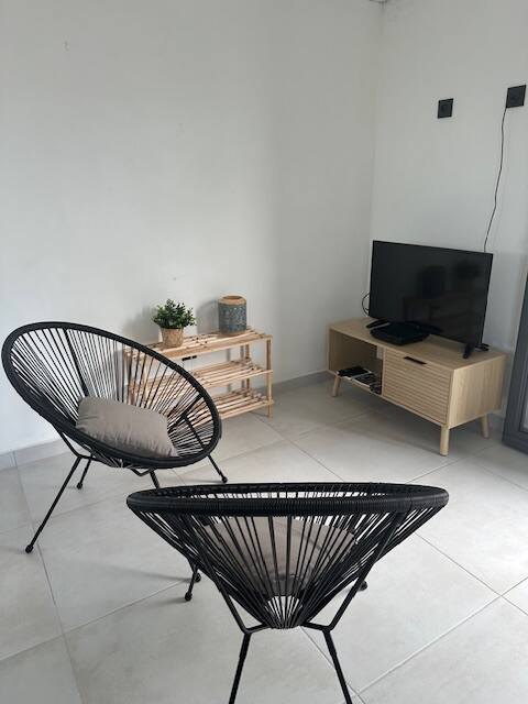 Popular Airbnb listing: New studio near Center - Quiet (ideal for tourists) in La Possession