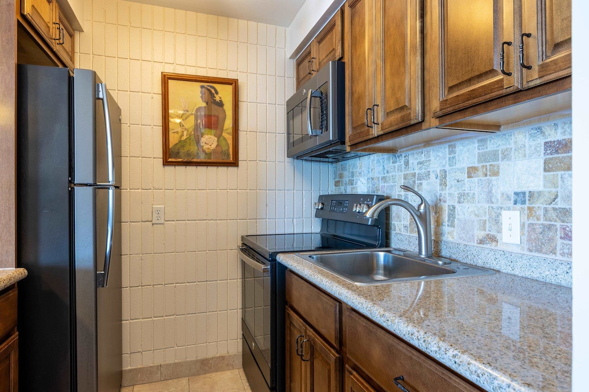 Top Airbnb: Oceanfront Studio, Sunset View, 5 min to Kaanapali in Hawaii