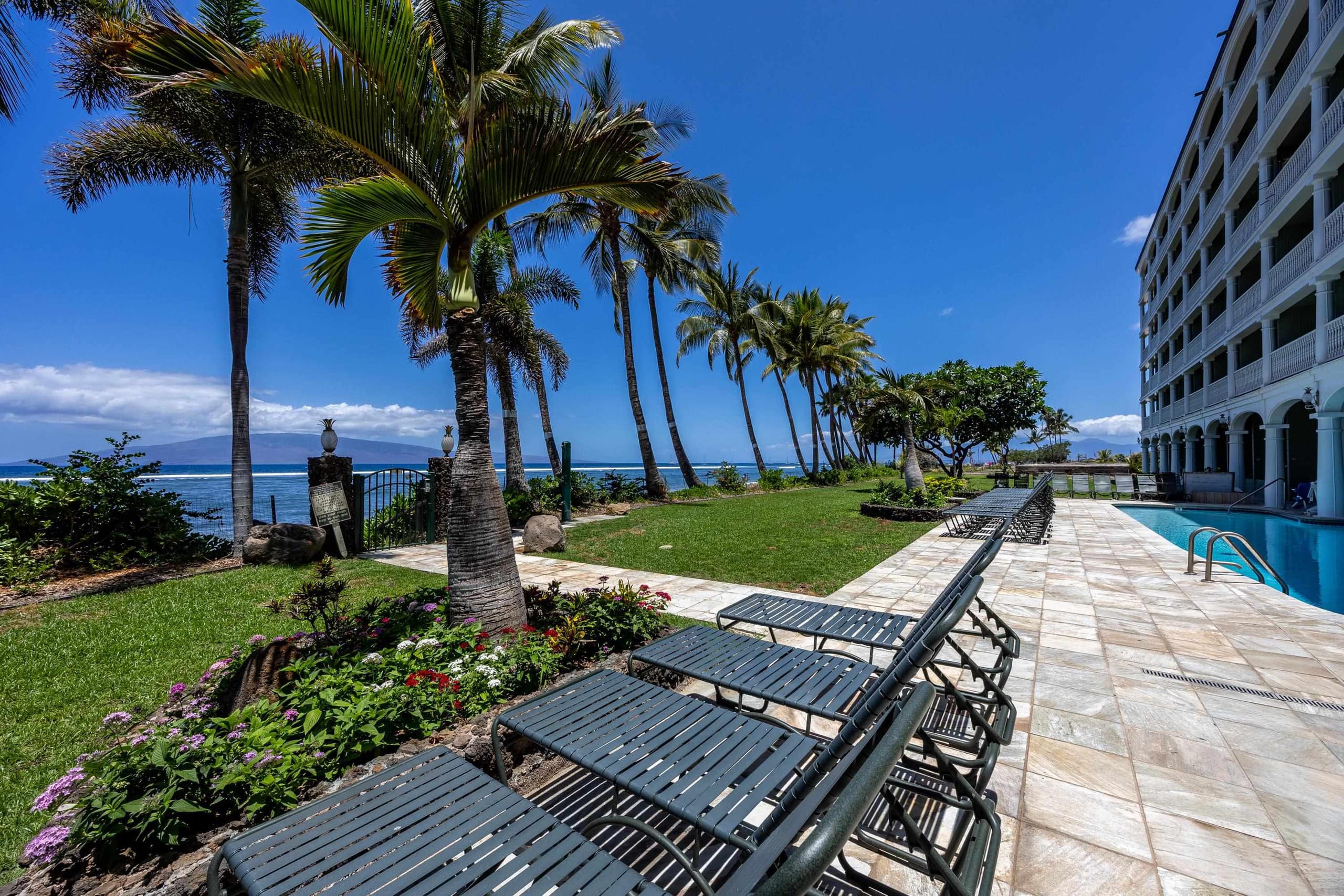 Oceanfront Studio, Sunset View, 5 min to Kaanapali - Image 14