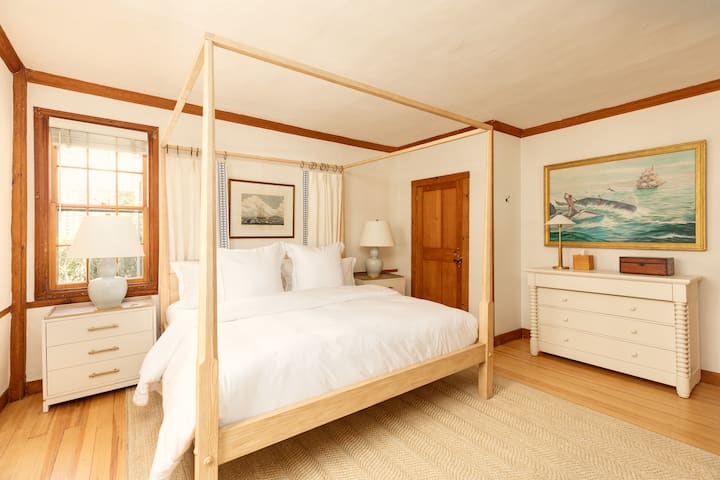 Peaceful King Room In Historic Nantucket - Nantucket, MA