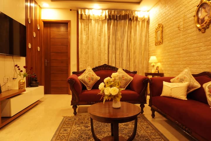 The Moonvale Lux ! 
- A Victorian Theme Stay ! - Chandigarh