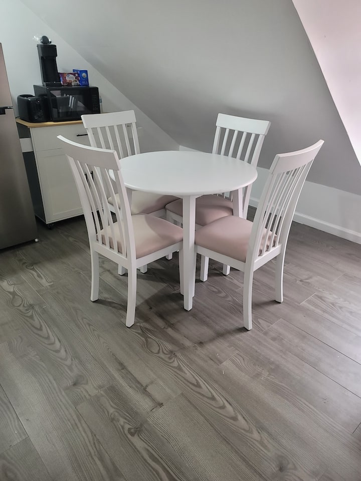 Lux Rental 2nd Fl Oasis - Westbury, NY