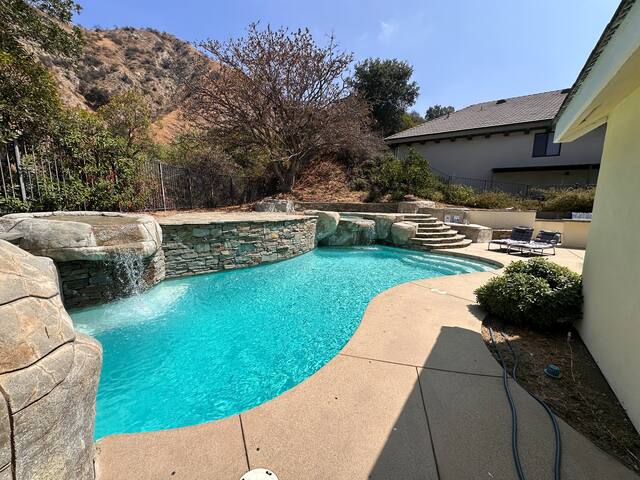 Luxe Sierra Madre Hilltop Escape gallery image 5