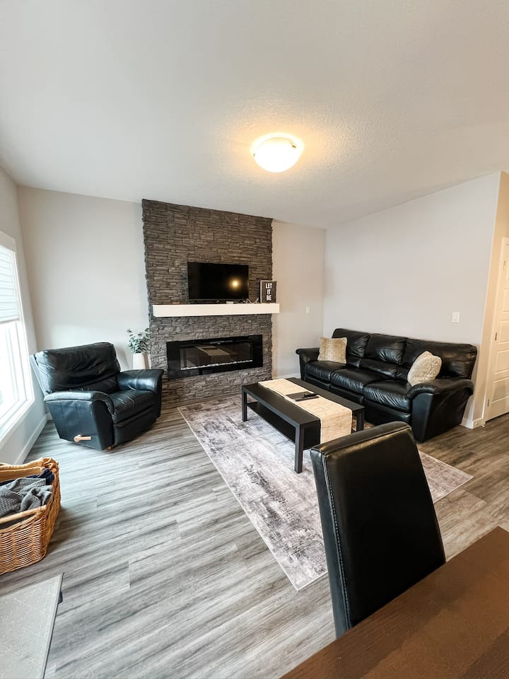 Entire Home In Fort Sask - Fort Saskatchewan