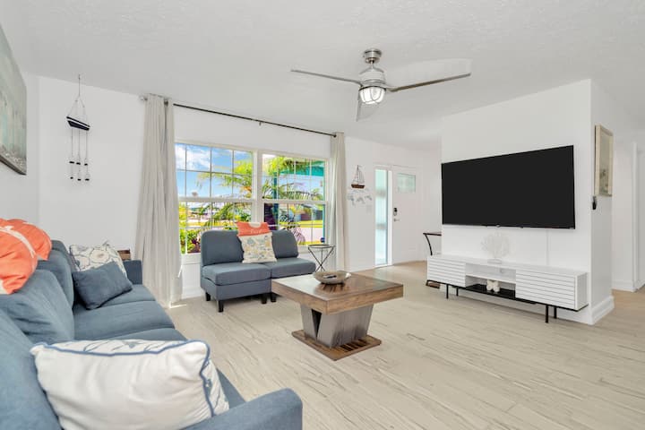Apollo Beach Oasis – 3br Home W/ Fire Pit & Bbq - Apollo Beach, FL