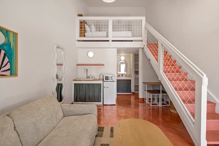Loft Queen Studio | Workspace | Bar | Pool | River - ニューブラウンフェルズ, TX