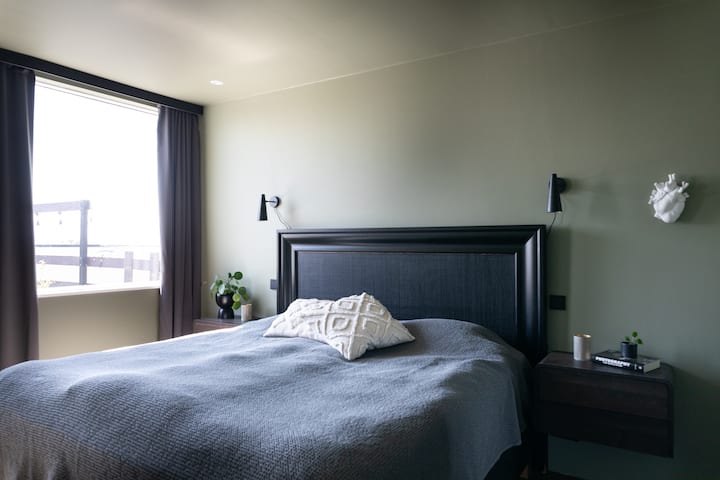 Chumba cha 3 cha kulala (kitanda cha ukubwa wa 1X King)