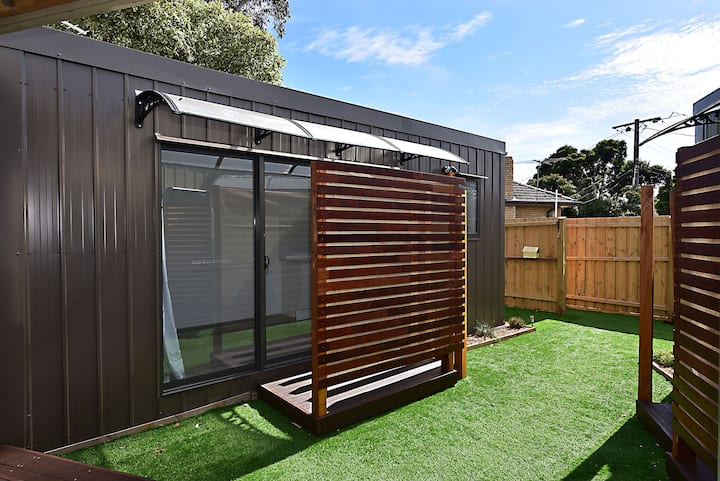 Moorabbin Airport Student Pilot Accommodation: B - Melbourne
