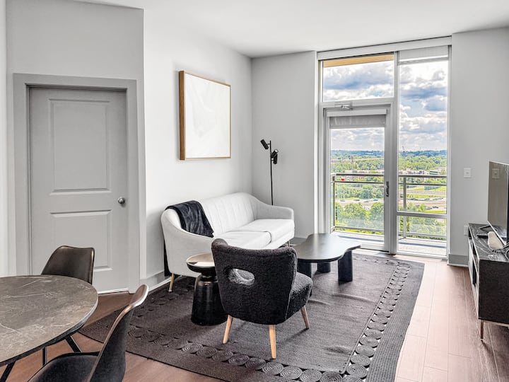 Modern Sleek 2br|2bth–tysons|high-rise W Amenities - Fairfax, VA