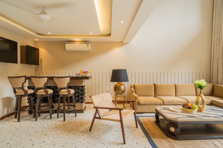 Solace AquaVista 4-BHK Secondary · Tropical Retreat W/ Pvt Pool, Lounge Area & Bar