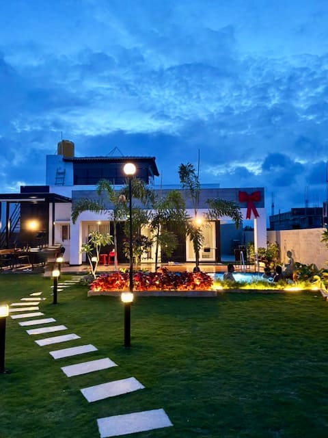 1hr from HSR Outdoor Cinema, Pool, BBQ, Pet, Party