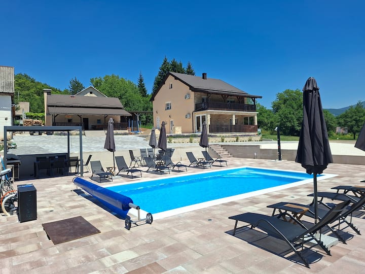 Jakiland House Plitvice Lakes private jacuzzi app1