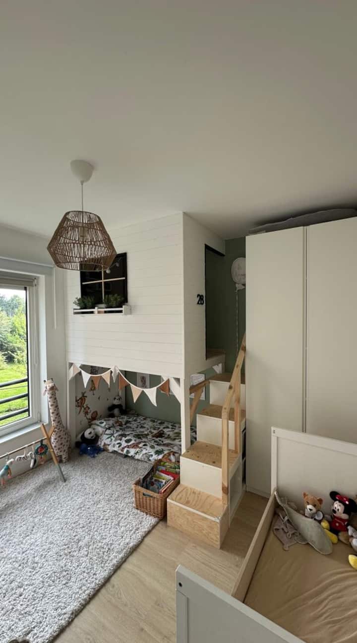 2号卧室配备1张160x70的床和1张120x60的床（带或不带床栏杆）。