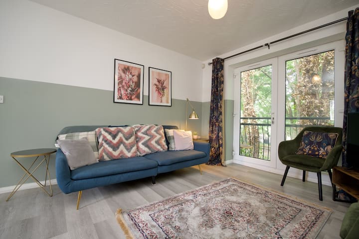 Stylish 2bed Ground Floor Flat, Free Parking, Wifi - Coventry