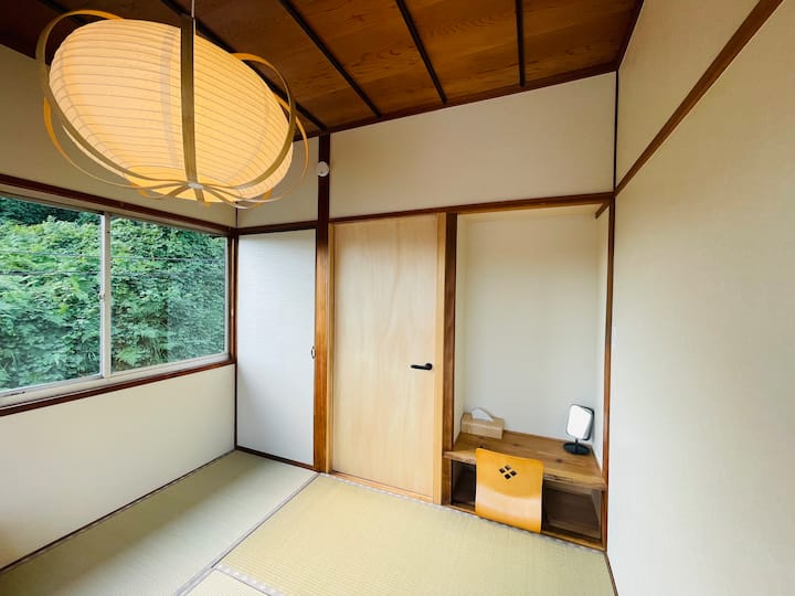 ⚫Kuna nafasi ya dawati