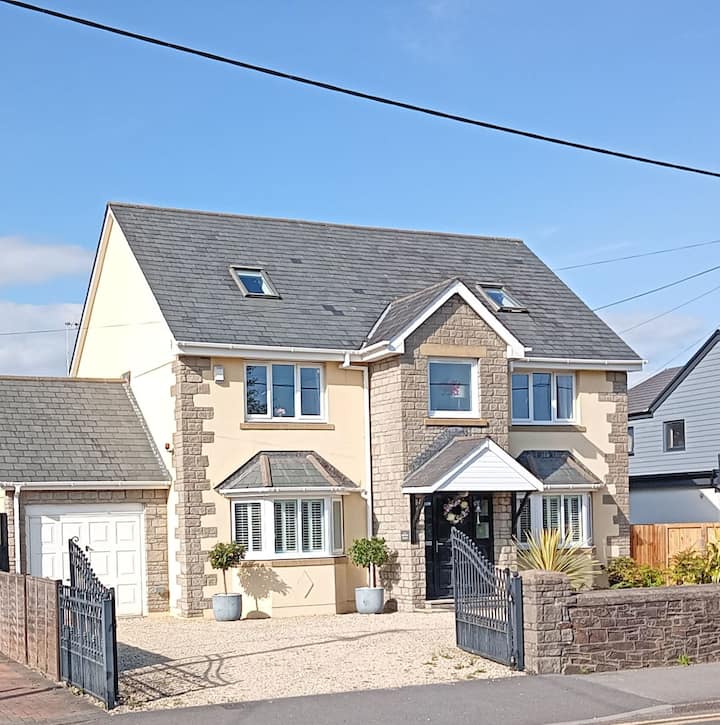 5 bed beach retreat, Carmarthenshire