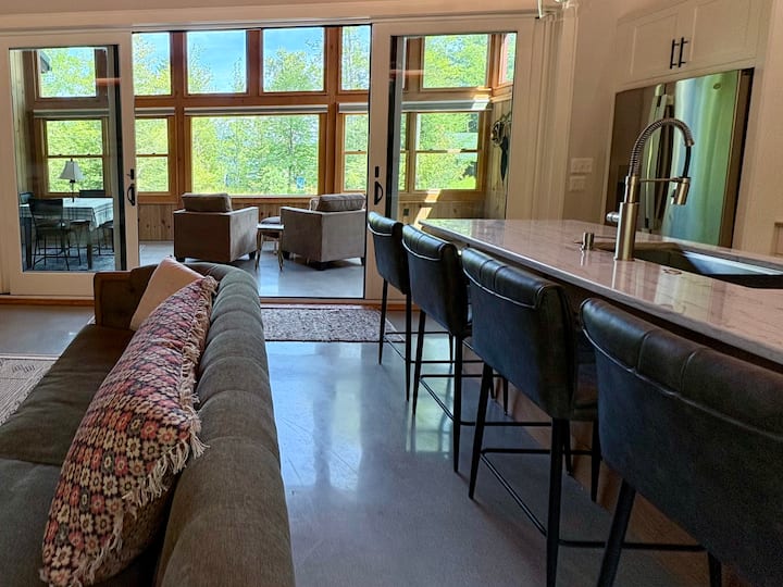 Adirondack Lake Retreat - Lake Placid, NY
