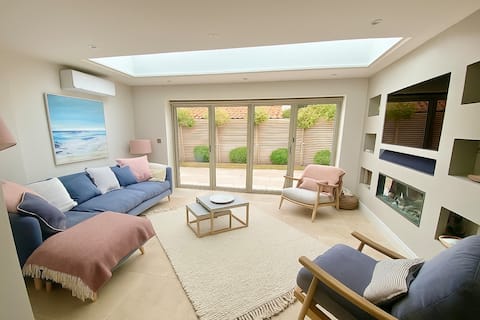 Popular Airbnb listing: Boutique Burnham Market Cottage in Burnham Market