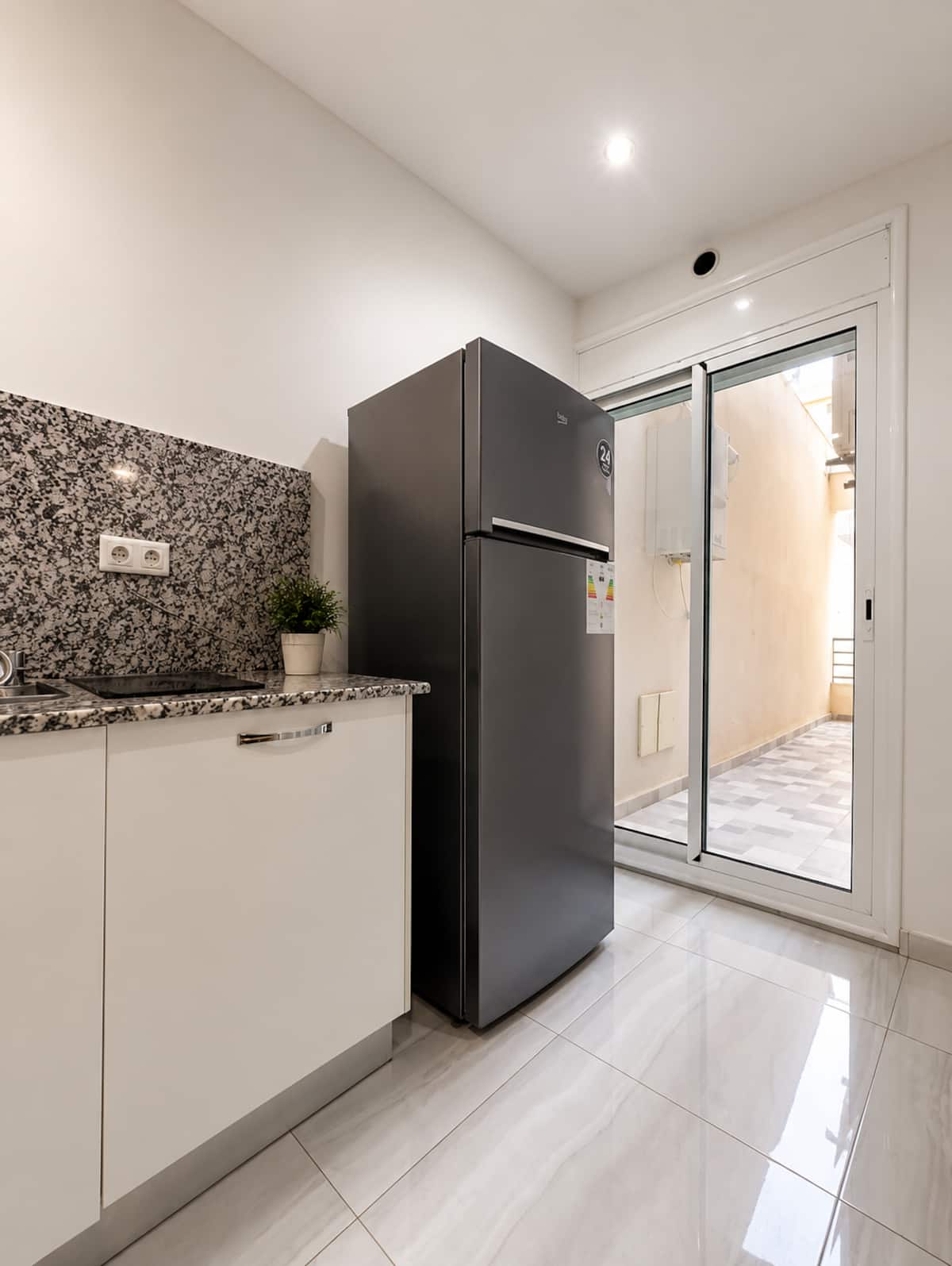 Appartement 3 chambres — haut de gamme, vue piscine — Cuisine