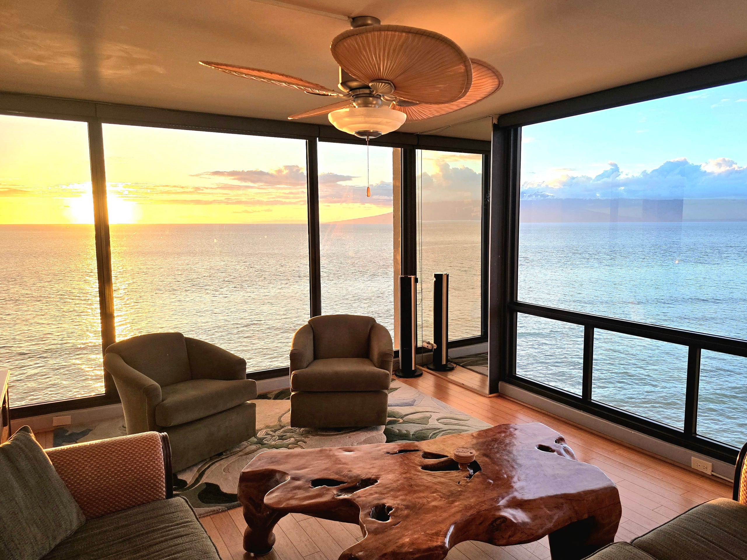 Direct Oceanfront Mahana 2 King Bed Master Suites - Image 2
