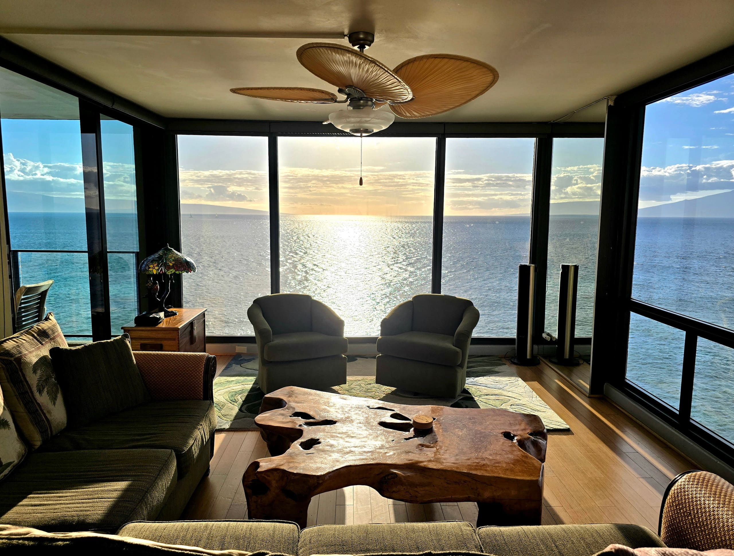 Direct Oceanfront Mahana 2 King Bed Master Suites - Image 1