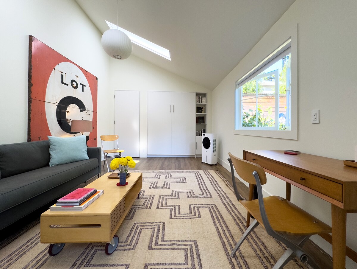 Popular Airbnb listing: Modern Sun-filled Guest Retreat - New Listing in Oakland / Berkeley