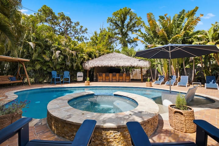Pool Paradise | Gym, Sauna, Bar